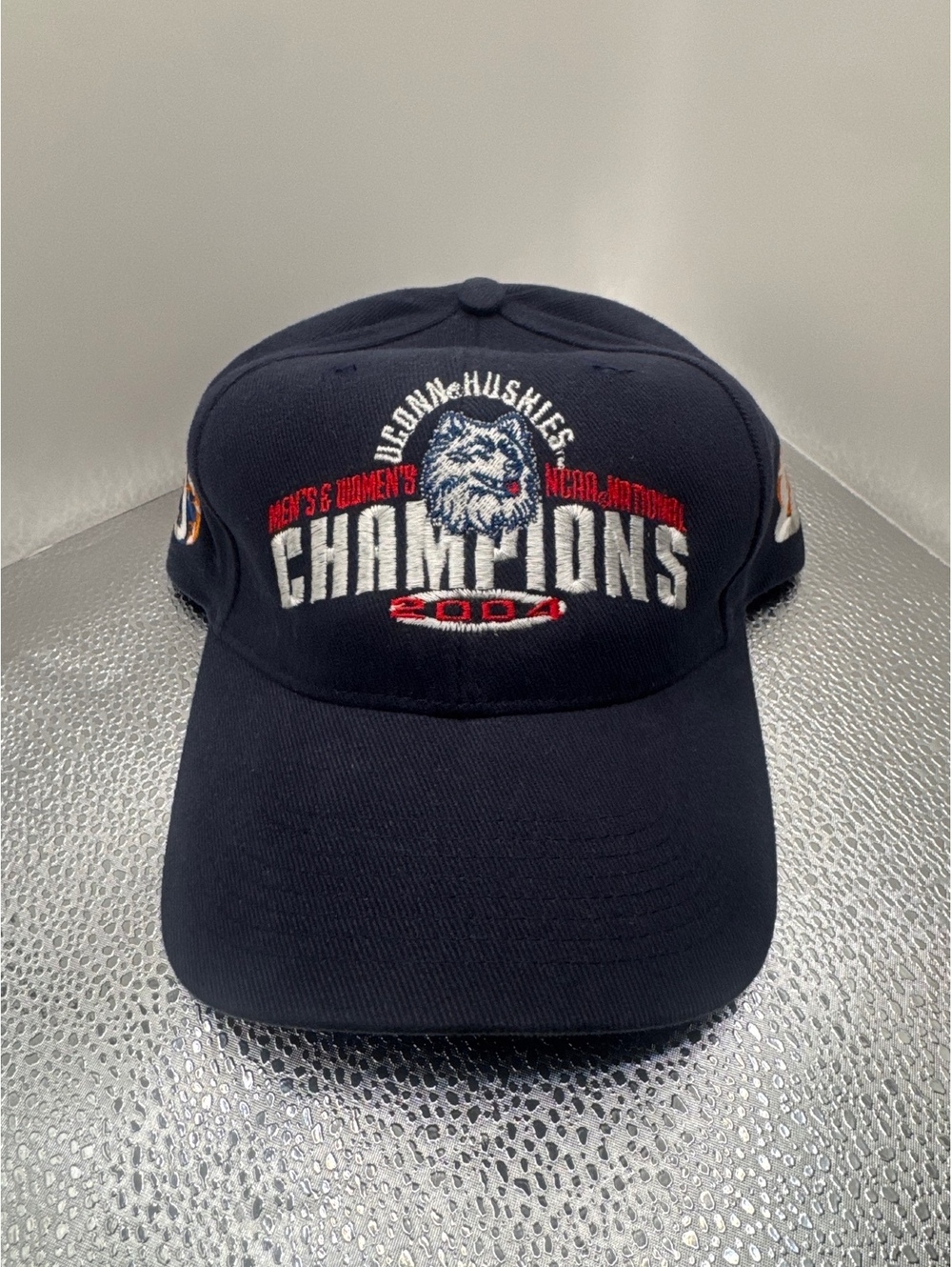 Cotton baseball UConn Huskies 2004 NCAA Champions(0207)